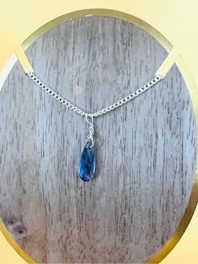 Amethyst crystal Silver wire Teardrop  pendant Necklace